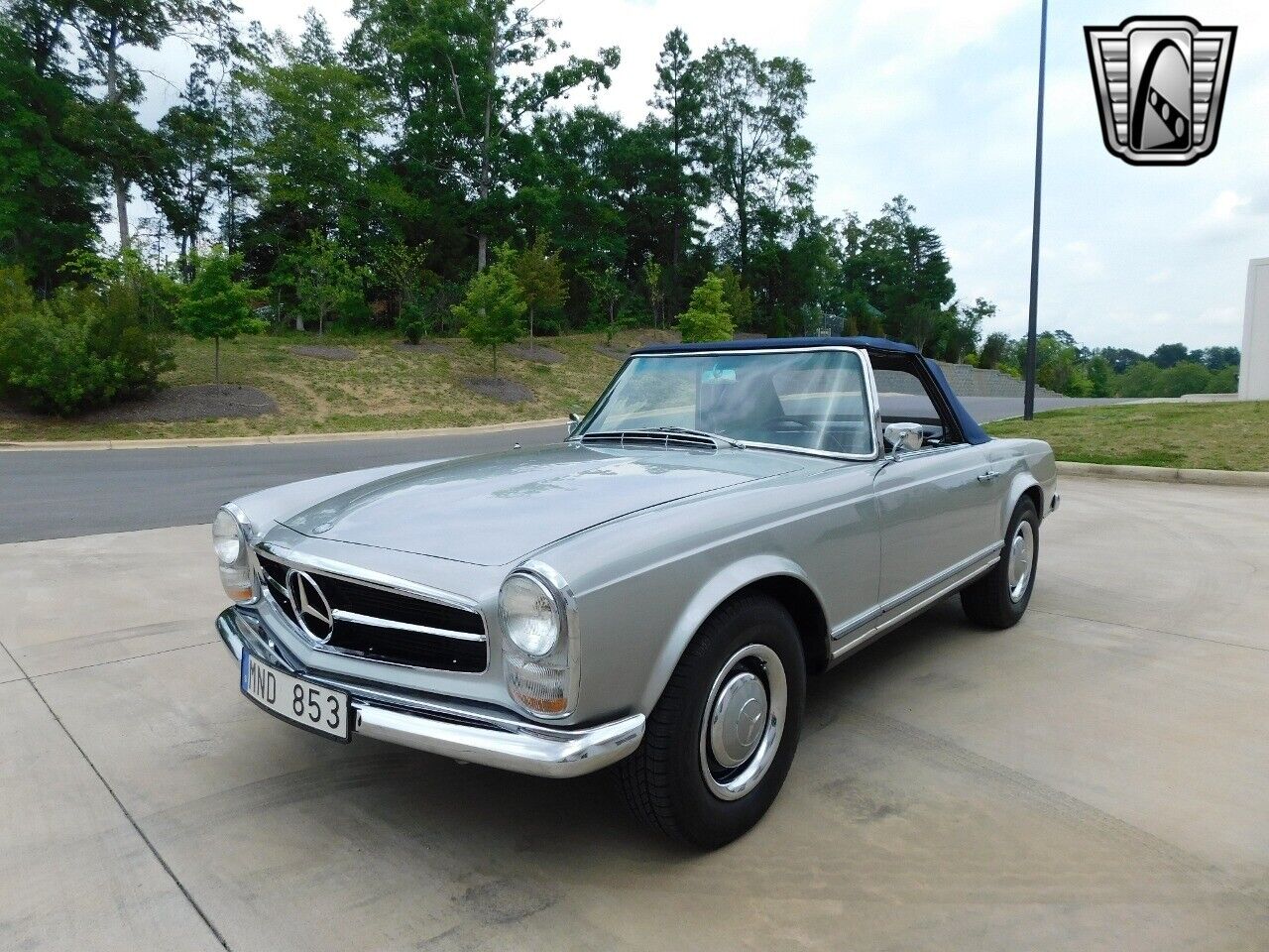 Mercedes-Benz-SL-Class-Cabriolet-1965-4