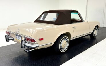 Mercedes-Benz-SL-Class-Cabriolet-1969-7