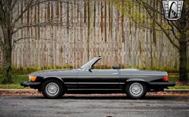 Mercedes-Benz-SL-Class-Cabriolet-1977-3