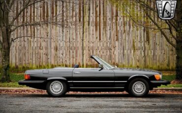 Mercedes-Benz-SL-Class-Cabriolet-1977-7