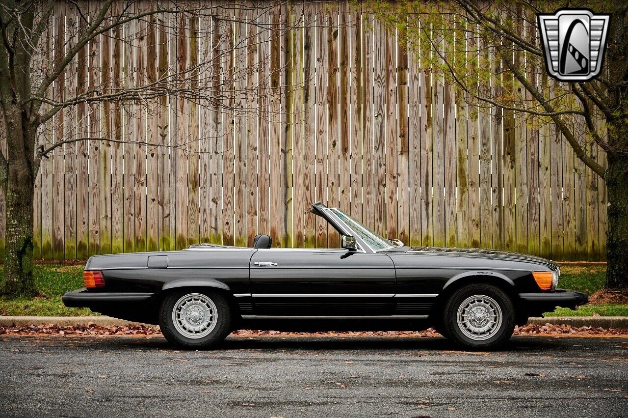 Mercedes-Benz-SL-Class-Cabriolet-1977-7