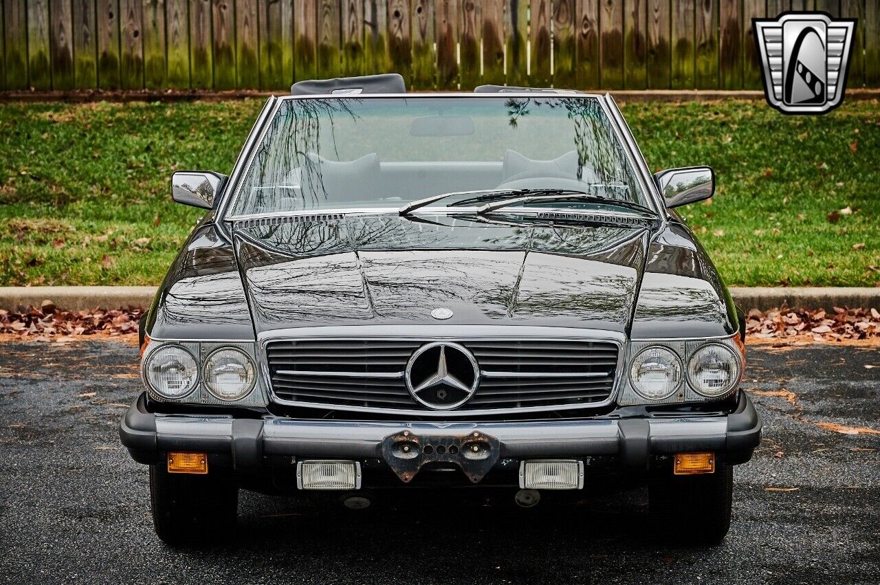 Mercedes-Benz-SL-Class-Cabriolet-1977-9