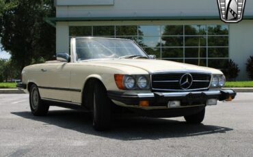 Mercedes-Benz-SL-Class-Cabriolet-1979-10