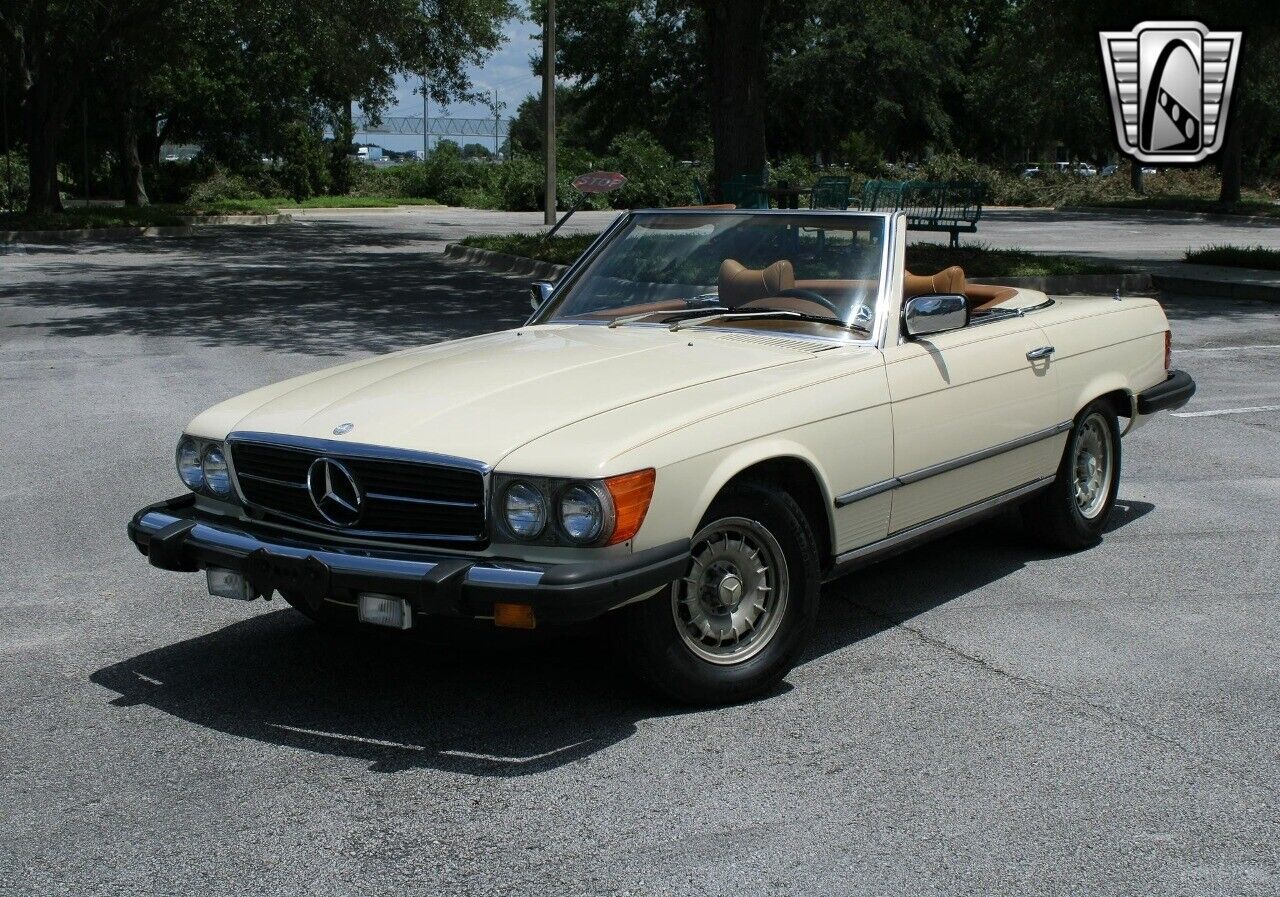 Mercedes-Benz-SL-Class-Cabriolet-1979-11