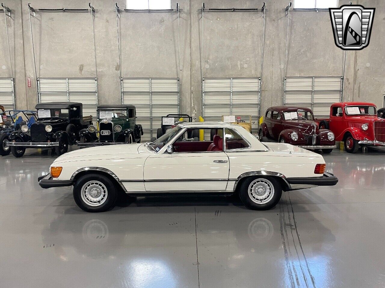 Mercedes-Benz-SL-Class-Cabriolet-1979-3