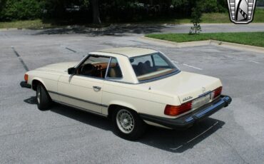 Mercedes-Benz-SL-Class-Cabriolet-1979-4