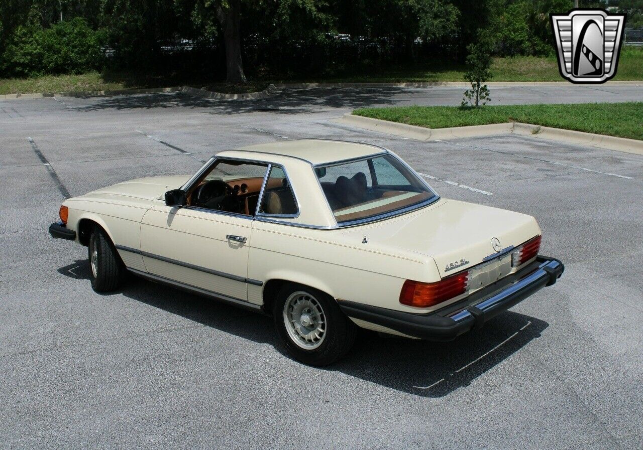 Mercedes-Benz-SL-Class-Cabriolet-1979-4