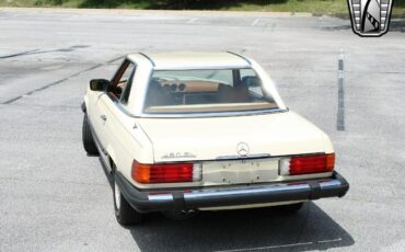 Mercedes-Benz-SL-Class-Cabriolet-1979-5