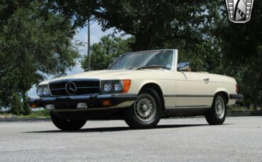 Mercedes-Benz-SL-Class-Cabriolet-1979-9