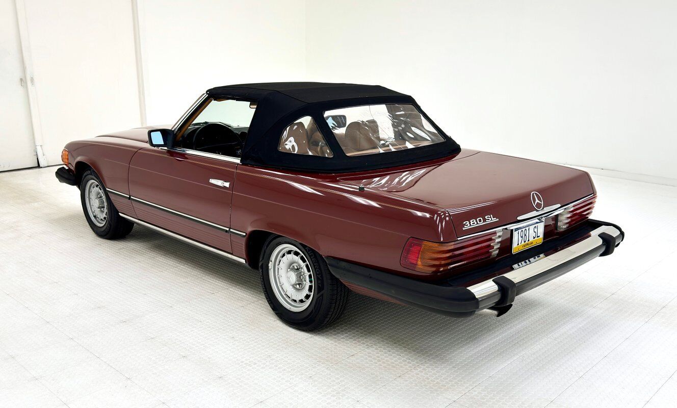 Mercedes-Benz-SL-Class-Cabriolet-1981-7