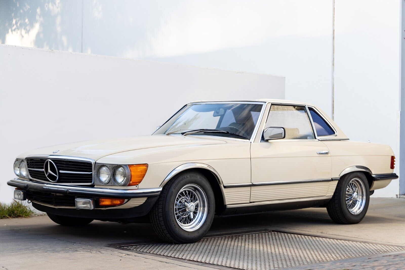 Mercedes-Benz-SL-Class-Cabriolet-1982-1