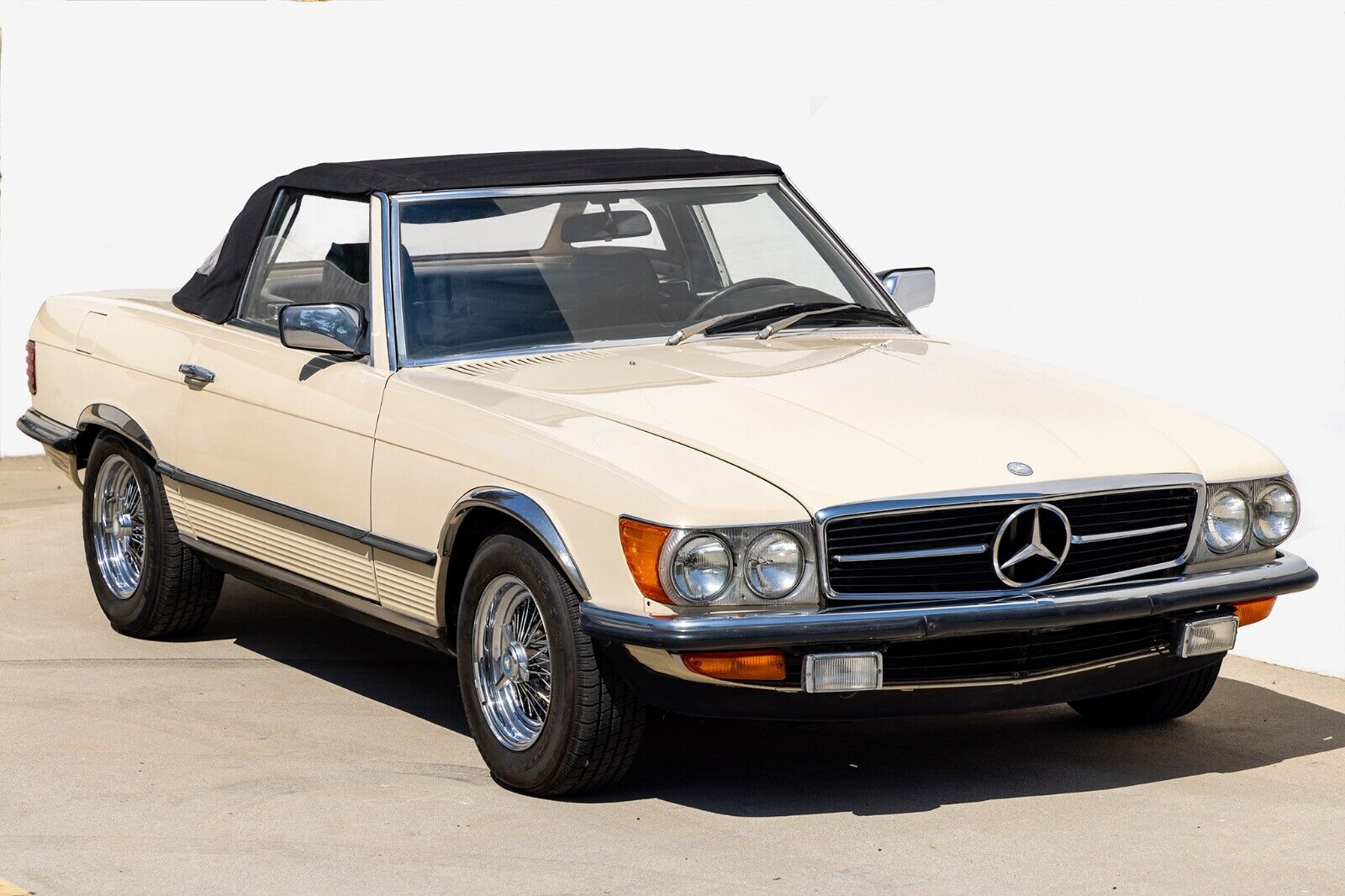 Mercedes-Benz-SL-Class-Cabriolet-1982-11