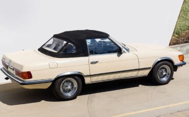 Mercedes-Benz-SL-Class-Cabriolet-1982-17