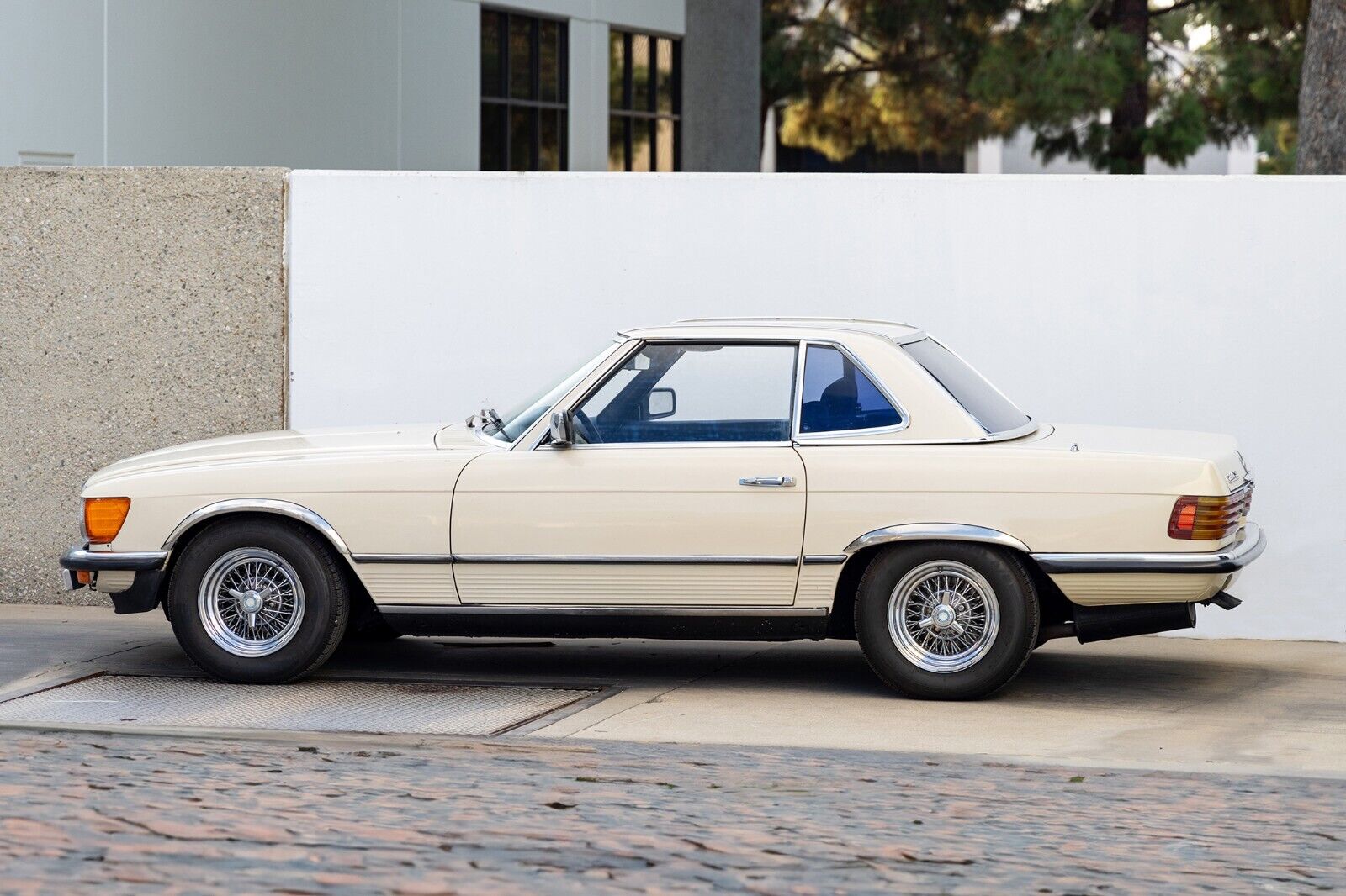 Mercedes-Benz-SL-Class-Cabriolet-1982-2