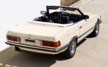 Mercedes-Benz-SL-Class-Cabriolet-1982-22