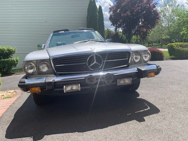 Mercedes-Benz-SL-Class-Cabriolet-1982-32