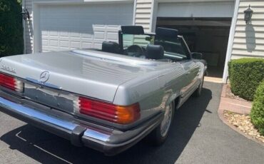 Mercedes-Benz-SL-Class-Cabriolet-1982-34