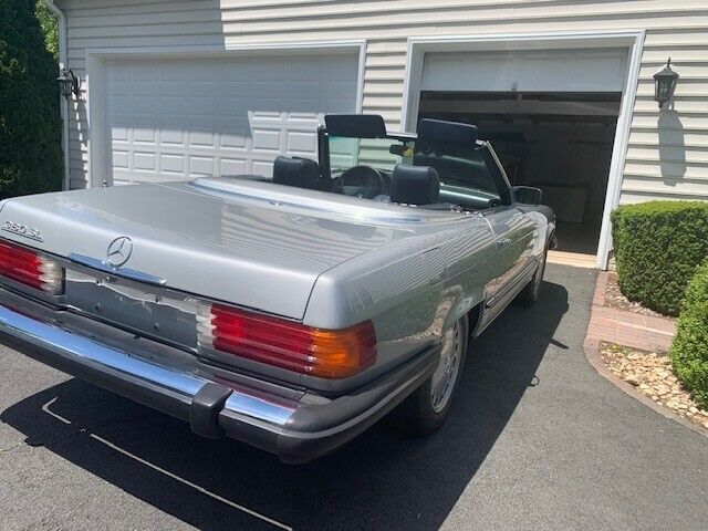 Mercedes-Benz-SL-Class-Cabriolet-1982-34