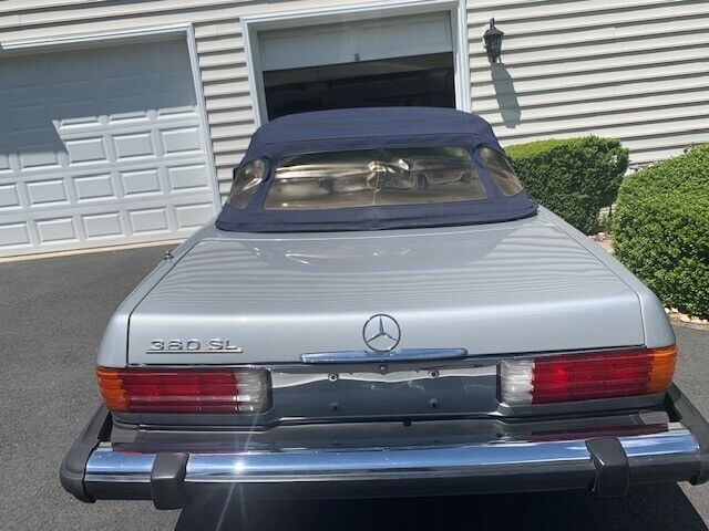 Mercedes-Benz-SL-Class-Cabriolet-1982-36