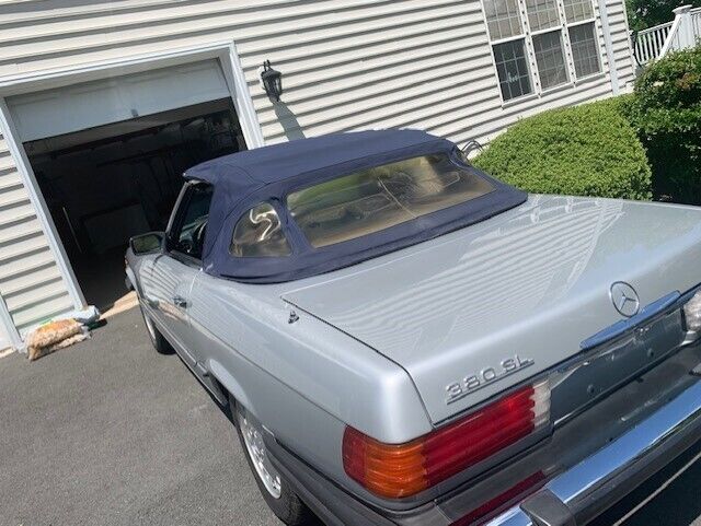 Mercedes-Benz-SL-Class-Cabriolet-1982-37