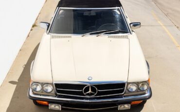 Mercedes-Benz-SL-Class-Cabriolet-1982-4