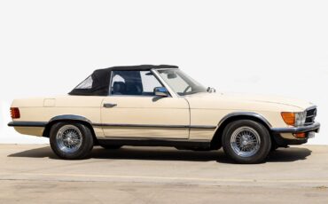 Mercedes-Benz-SL-Class-Cabriolet-1982-9