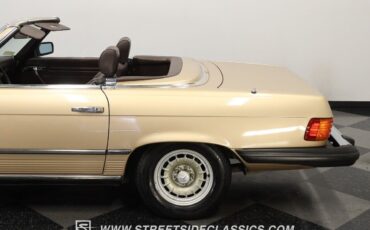 Mercedes-Benz-SL-Class-Cabriolet-1983-22