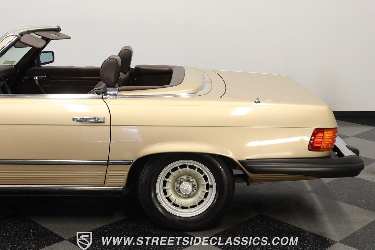 Mercedes-Benz-SL-Class-Cabriolet-1983-22