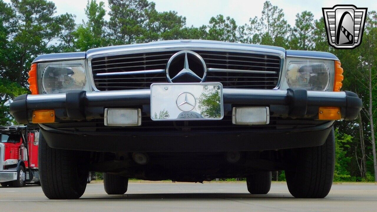 Mercedes-Benz-SL-Class-Cabriolet-1983-4