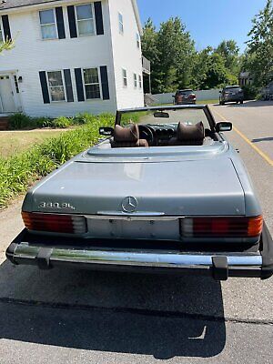 Mercedes-Benz-SL-Class-Cabriolet-1983-4