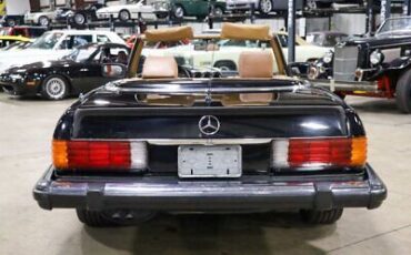 Mercedes-Benz-SL-Class-Cabriolet-1983-6