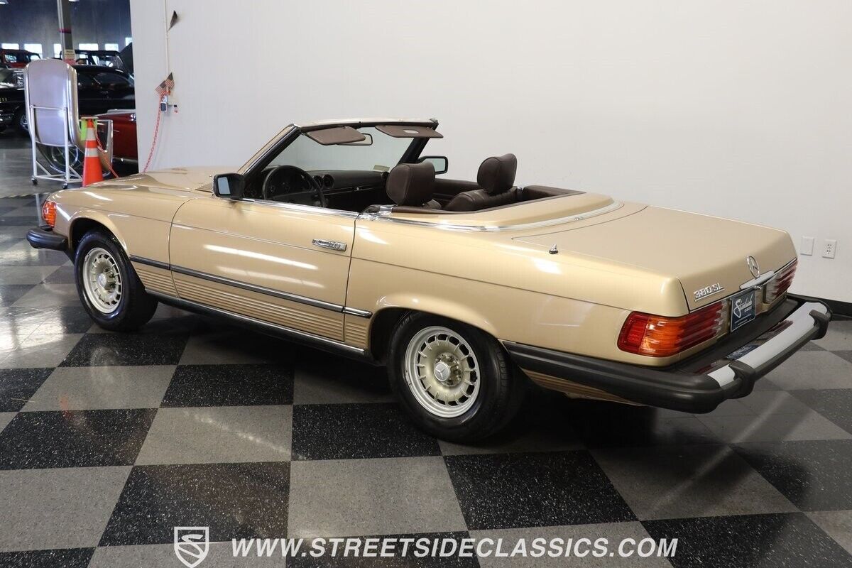 Mercedes-Benz-SL-Class-Cabriolet-1983-6