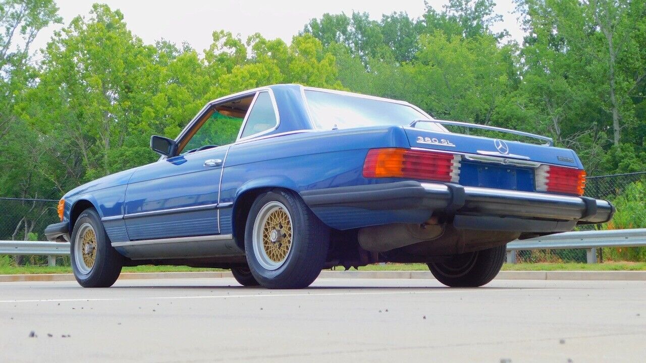 Mercedes-Benz-SL-Class-Cabriolet-1983-7