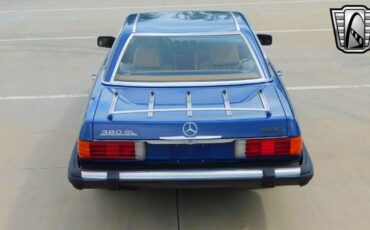 Mercedes-Benz-SL-Class-Cabriolet-1983-8