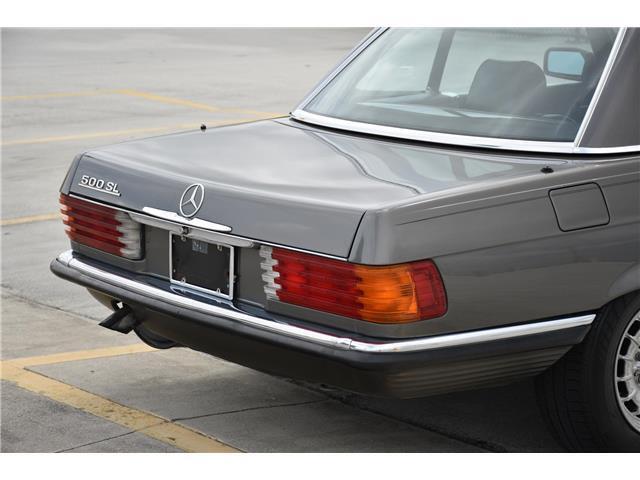 Mercedes-Benz-SL-Class-Cabriolet-1984-11