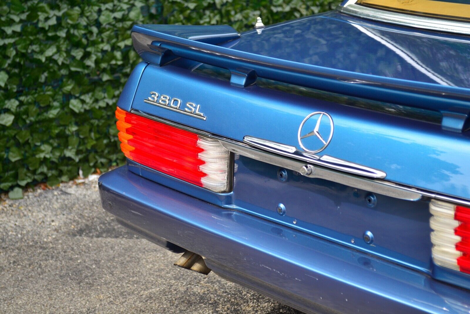 Mercedes-Benz-SL-Class-Cabriolet-1984-5