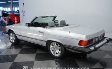 Mercedes-Benz-SL-Class-Cabriolet-1984-6