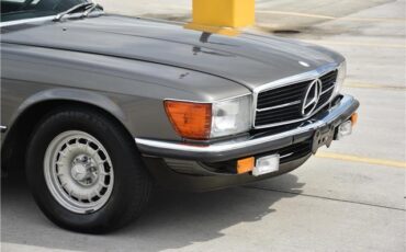 Mercedes-Benz-SL-Class-Cabriolet-1984-8