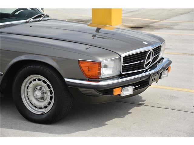 Mercedes-Benz-SL-Class-Cabriolet-1984-8