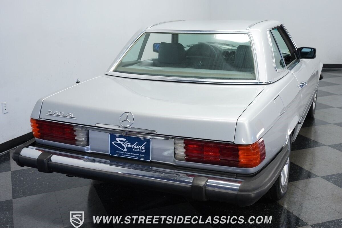 Mercedes-Benz-SL-Class-Cabriolet-1984-9