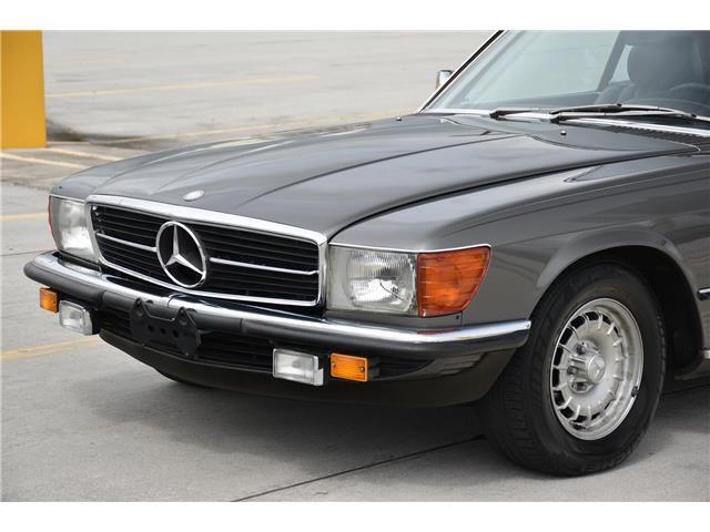 Mercedes-Benz-SL-Class-Cabriolet-1984-9