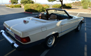 Mercedes-Benz-SL-Class-Cabriolet-1985-10