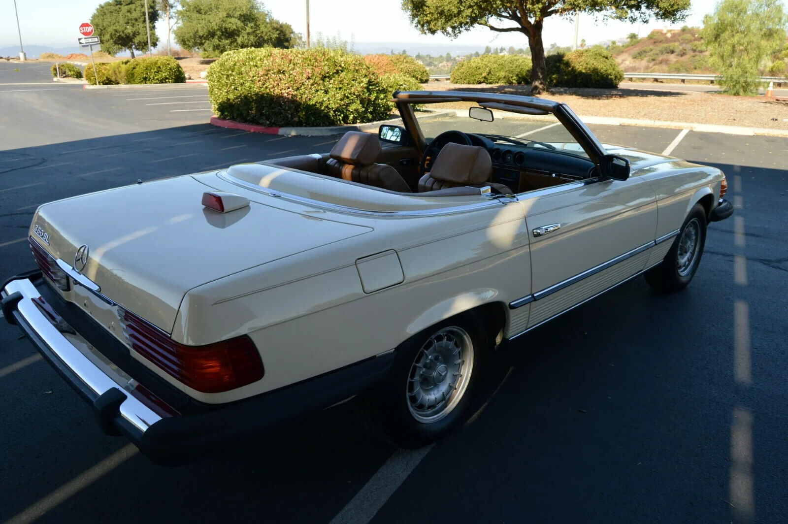 Mercedes-Benz-SL-Class-Cabriolet-1985-10