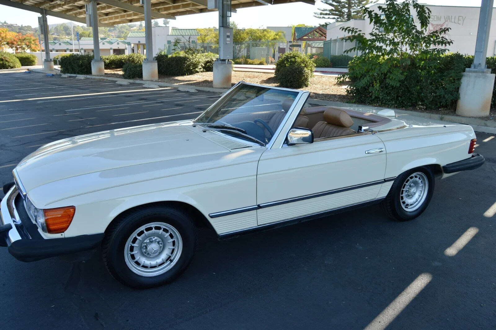 Mercedes-Benz-SL-Class-Cabriolet-1985-14