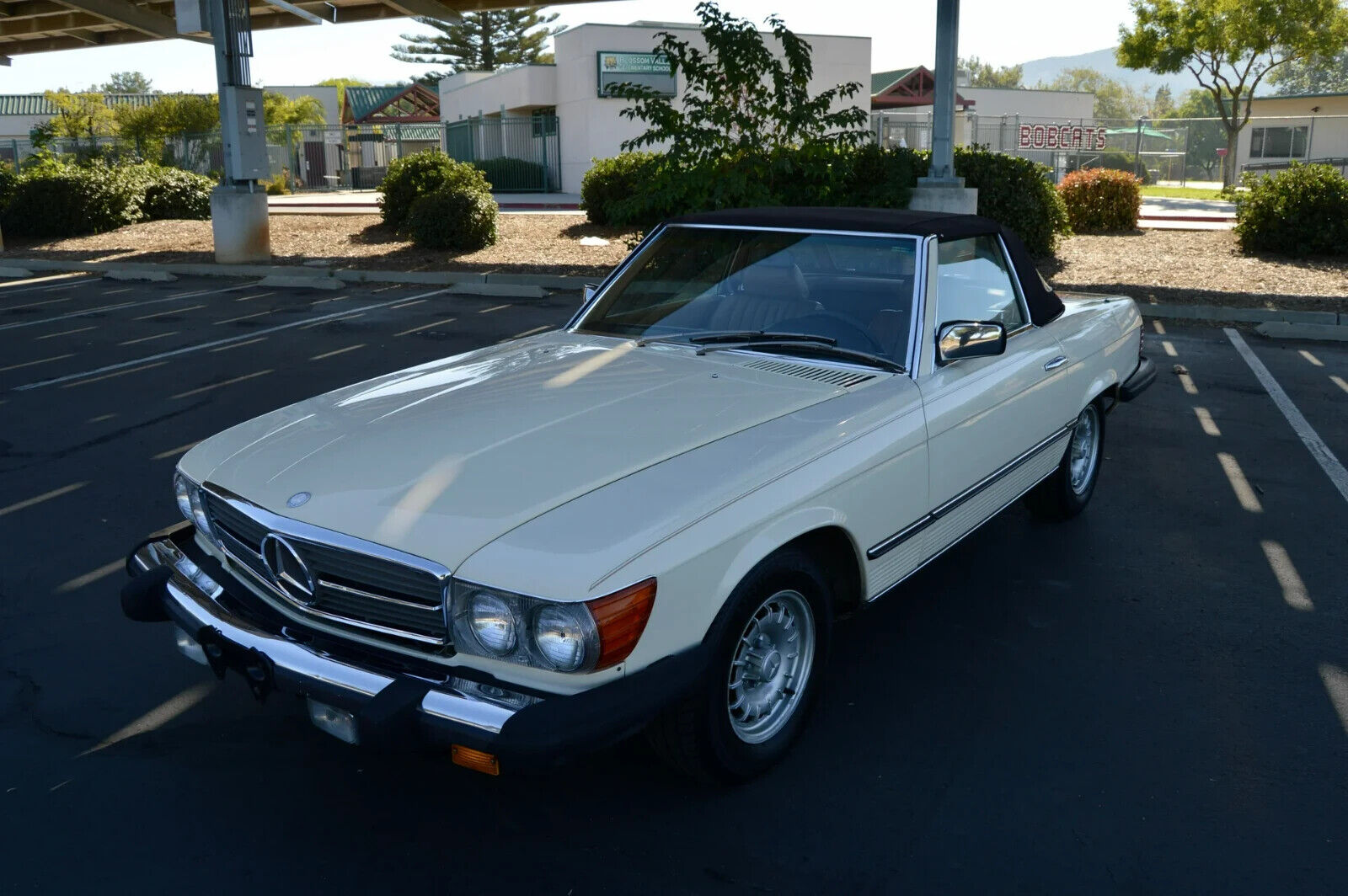 Mercedes-Benz-SL-Class-Cabriolet-1985-15