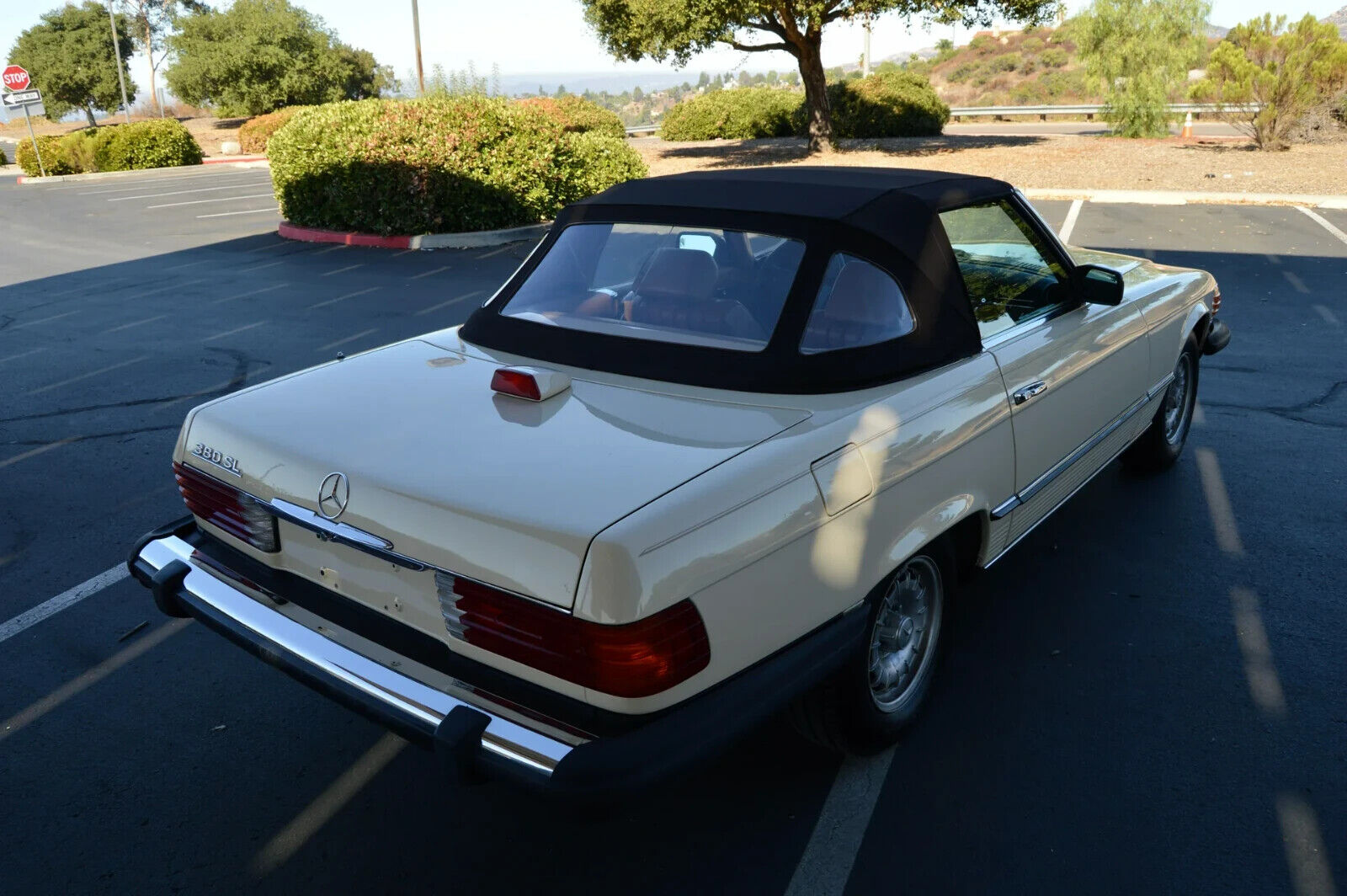 Mercedes-Benz-SL-Class-Cabriolet-1985-16