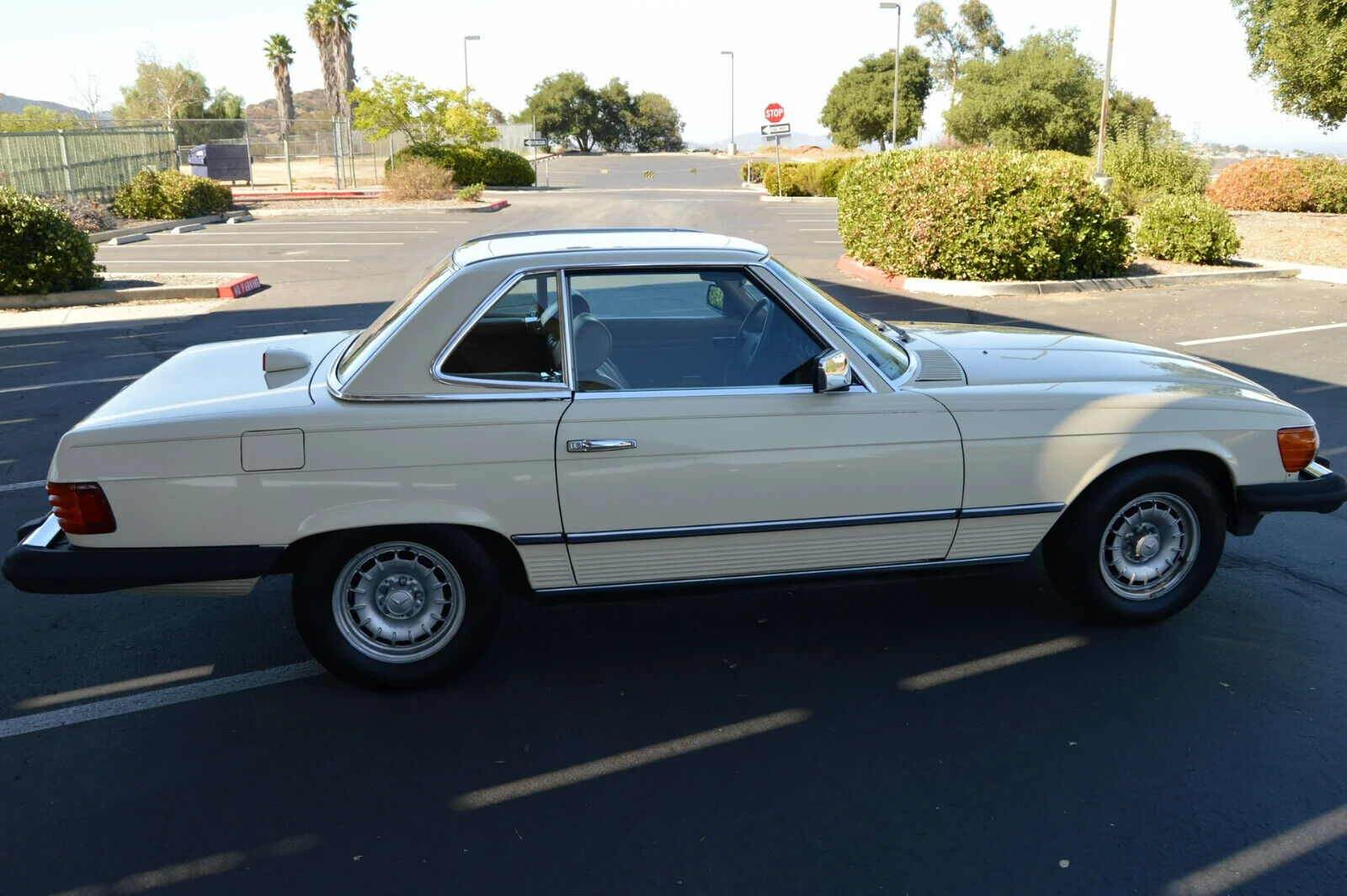 Mercedes-Benz-SL-Class-Cabriolet-1985-18