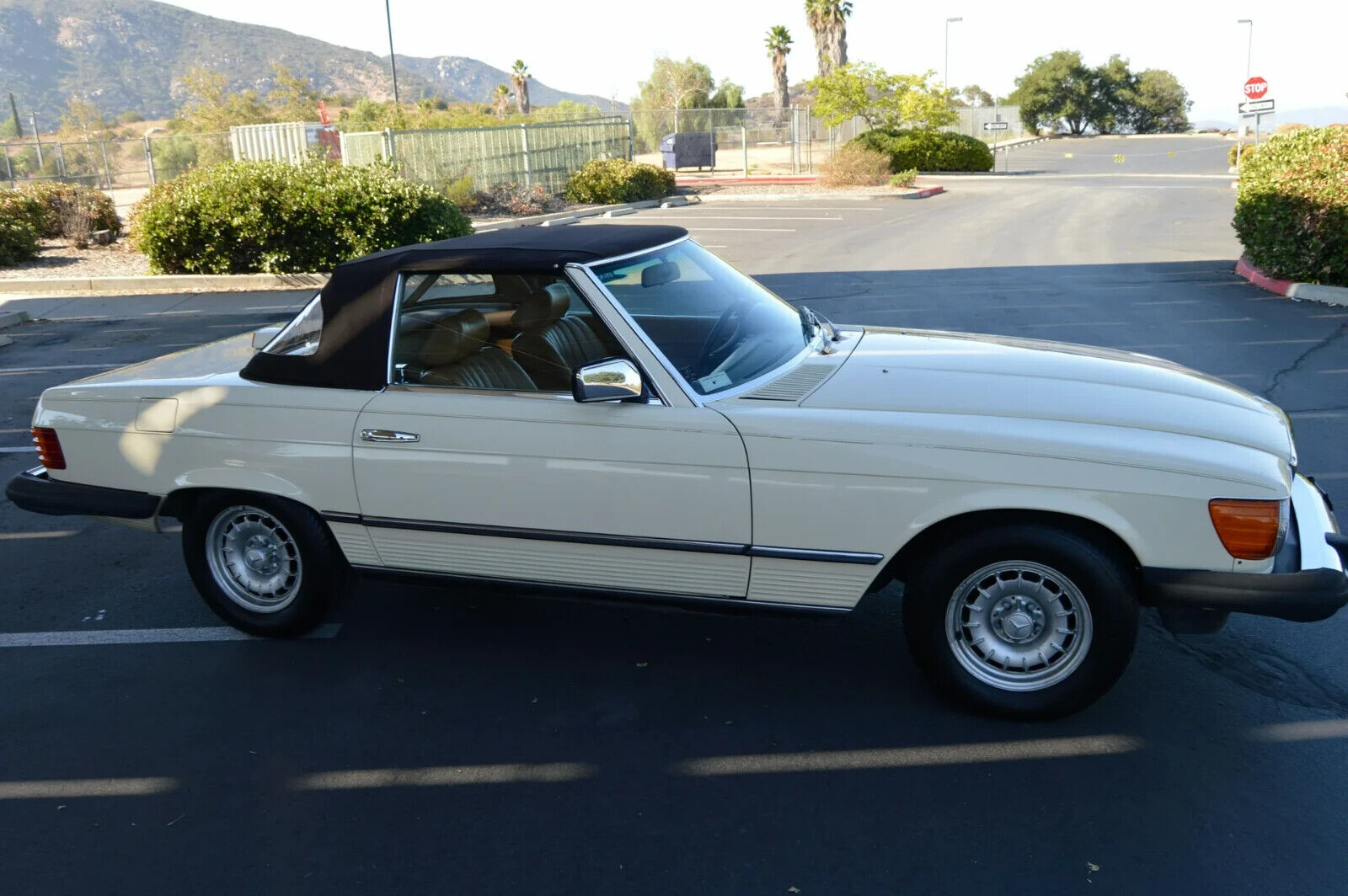 Mercedes-Benz-SL-Class-Cabriolet-1985-3