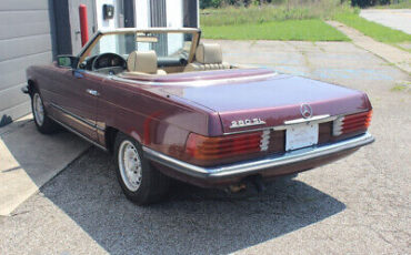 Mercedes-Benz-SL-Class-Cabriolet-1985-3