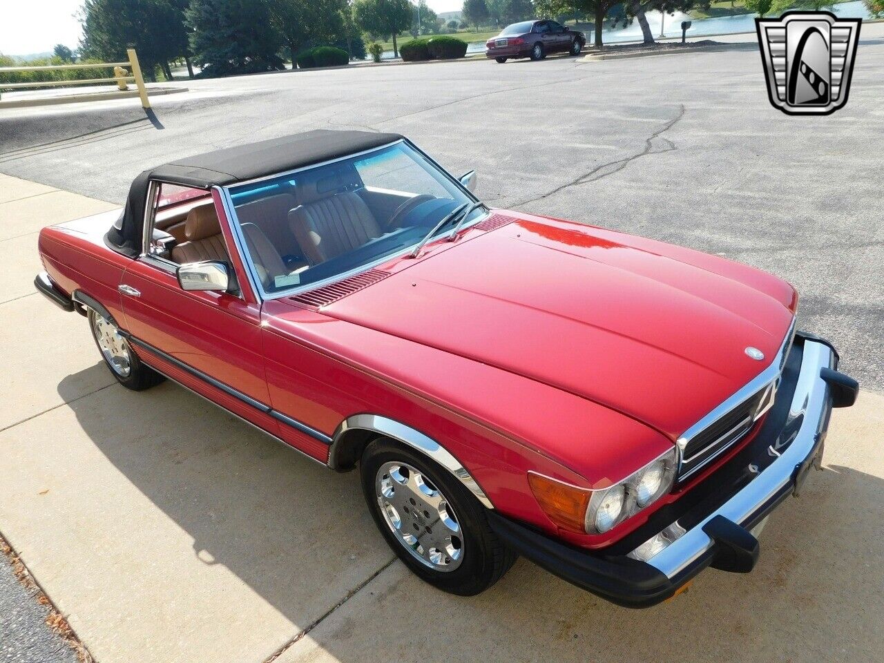 Mercedes-Benz-SL-Class-Cabriolet-1985-3